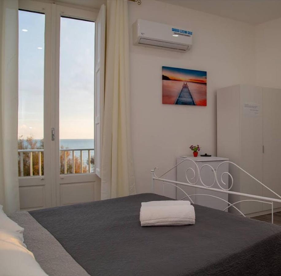 Sea Beach Pozzallo Exterior photo