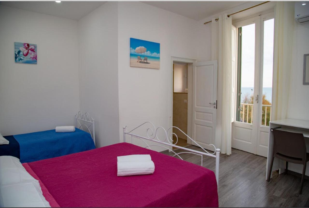 Sea Beach Pozzallo Exterior photo
